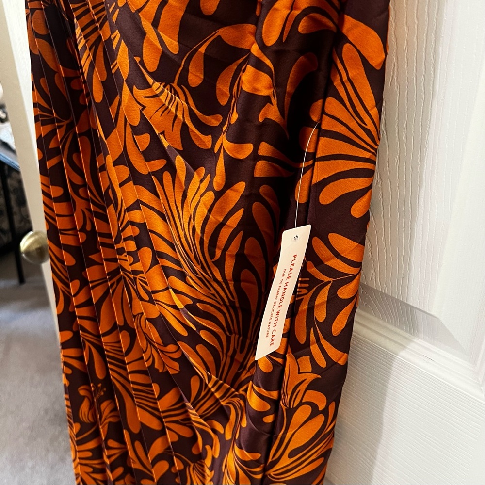 NWT Dress Forum Rust Pleated Print One Shoulder Maxi Dress - Size M - Picture 5 of 5